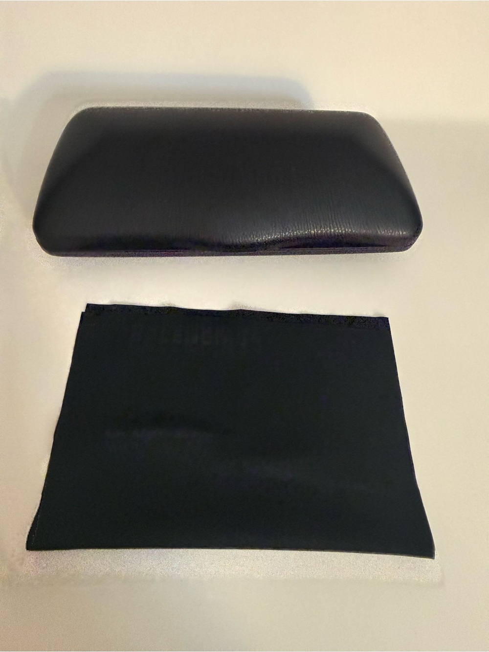 BALENCIAGA LARGE LEATHER SUNGLASSES CASE  BLACK NEW